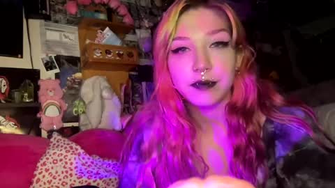 Pixie online show from June 27, 2:01 am