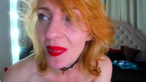Snapshot of squirtymom chatting on September 14, 11:02 pm Alisa online show from September 14, 11:02 pm