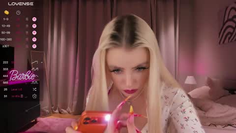 Alexandra online show from May 3, 10:02 pm