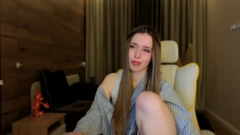 Chloe online show from July 3, 7:42 pm