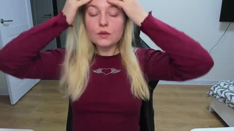 Stacy  online show from December 8, 3:56 pm