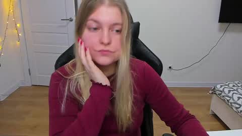 Stacy  online show from December 14, 3:25 pm