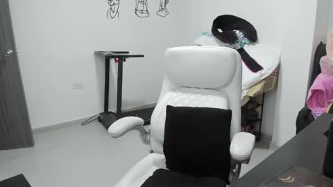 Zulma Yisset online show from April 25, 2:36 am