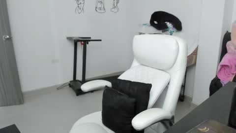 Zulma Yisset online show from April 21, 2:51 am