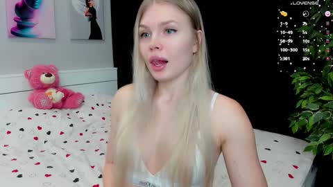 Caroline online show from November 18, 4:35 am