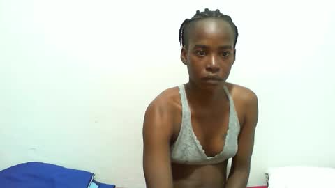 Snapshot of starry_sweetie chatting on October 12, 3:20 am sweetgirl online show from October 12, 3:20 am