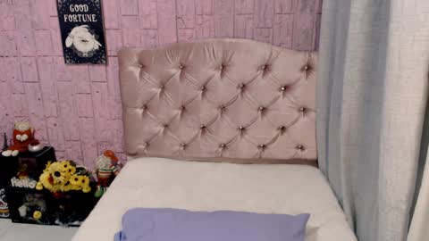 Snapshot of starsweetcute chatting on January 4, 12:27 am Celeste online show from January 4, 12:27 am