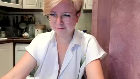 Snapshot of stasya_07 chatting on October 8, 1:10 am Stasya online show from October 8, 1:10 am