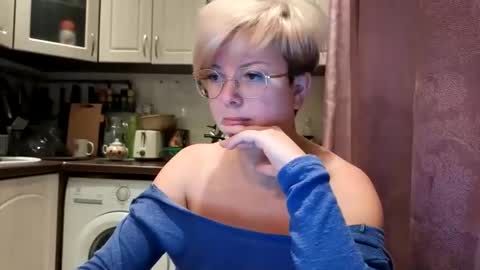 Snapshot of stasya_07 chatting on October 15, 1:19 am Stasya online show from October 15, 1:19 am