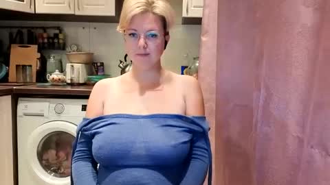 Snapshot of stasya_07 chatting on October 10, 1:43 am Stasya online show from October 10, 1:43 am