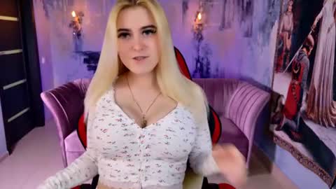 stef_nicks online show from June 24, 5:17 am