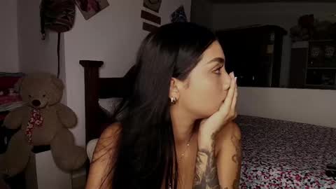 Im MiaIts my first day here  online show from September 16, 11:13 pm