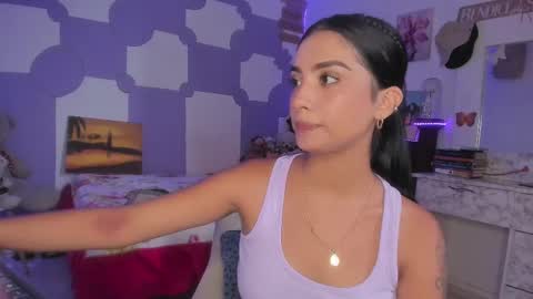 Im MiaIts my first day here  online show from March 2, 7:52 pm