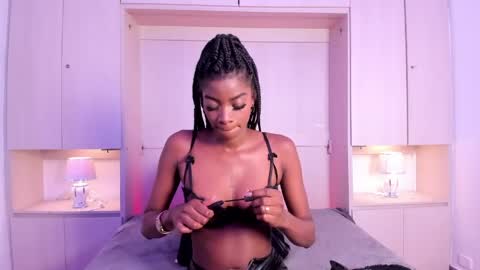 stefannyevans_ online show from June 3, 1:34 pm