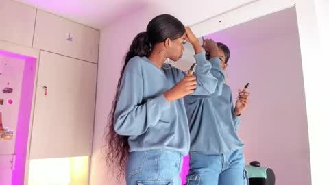 stefannyevans_ online show from December 4, 1:13 pm