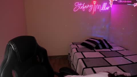 Snapshot of stefanyhotmilf chatting on March 12, 9:44 am stefany online show from March 12, 9:44 am