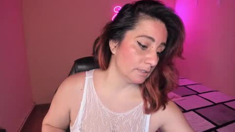 Snapshot of stefanyhotmilf chatting on February 10, 10:31 am stefany online show from February 10, 10:31 am