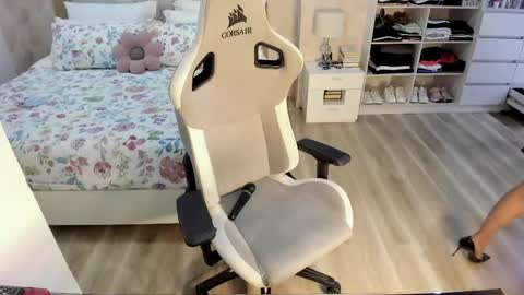 Zuly online show from April 21, 12:58 am