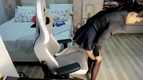 Zuly online show from February 1, 3:16 am