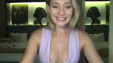 Snapshot of stella_loveu chatting on September 29, 12:54 pm Stella online show from September 29, 12:54 pm