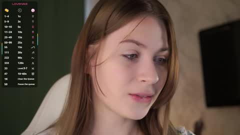 Snapshot of stella_of_steel chatting on October 16, 8:39 am Stella online show from October 16, 8:39 am
