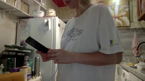 stella_walters online show from June 10, 11:47 pm