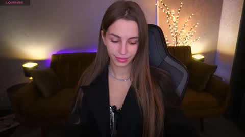 stellahoneywell online show from November 20, 9:27 pm