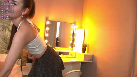 stellapierces online show from April 23, 12:29 pm