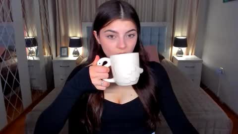 StellaRainbow online show from April 22, 9:28 am