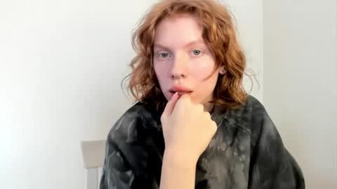 S T E L L A online show from October 3, 10:31 am