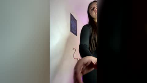 Emma online show from April 24, 9:17 pm