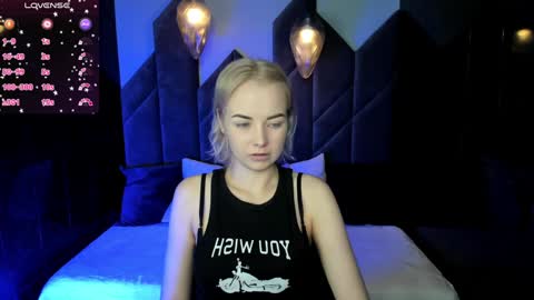 Stephanie Sea online show from February 3, 5:40 am