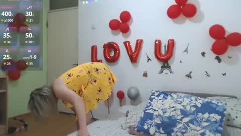 Stephanie   online show from June 10, 10:36 am
