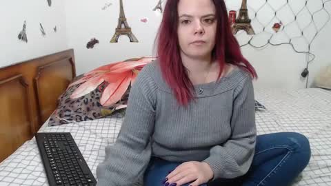 Stephanie   online show from February 4, 11:05 am