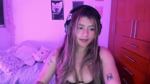 Stephanie  online show from April 28, 1:47 am