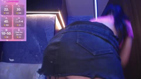 stephany_rodriguez_ online show from March 7, 12:34 pm