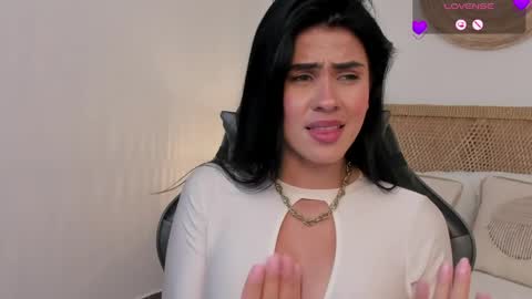 S T E P H A N Y A online show from April 16, 10:45 pm