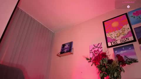 Snapshot of stonned_candy chatting on October 5, 11:43 pm Liz online show from October 5, 11:43 pm