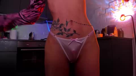 Tati and Lola online show from October 30, 12:28 pm