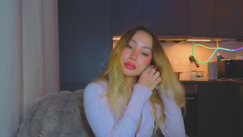 Tati and Lola online show from April 26, 5:27 am