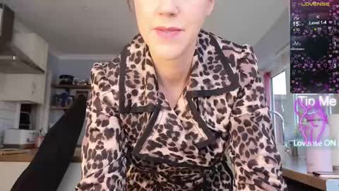 Amorina online show from December 17, 12:09 pm