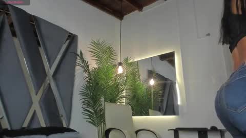 Snapshot of strong_girl_ chatting on February 24, 11:08 am Alexa online show from February 24, 11:08 am