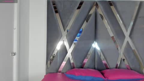 Snapshot of strong_girl_ chatting on March 4, 11:08 am Alexa online show from March 4, 11:08 am