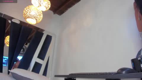 Snapshot of strong_girl_ chatting on December 16, 11:22 am Alexa online show from December 16, 11:22 am