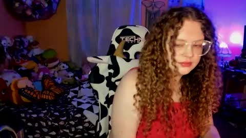 Snapshot of strwbby chatting on September 25, 7:40 am Strwbby online show from September 25, 7:40 am