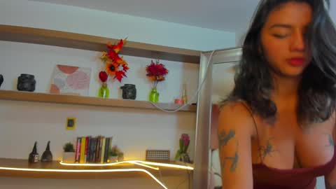 Snapshot of sublimetouch chatting on January 14, 1:49 pm Zoe online show from January 14, 1:49 pm