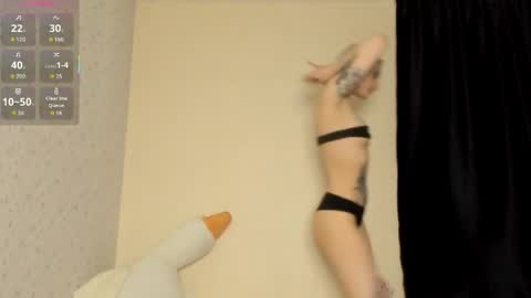 Chloe online show from April 15, 3:01 pm