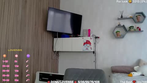 suchcute_ online show from March 10, 2:59 am