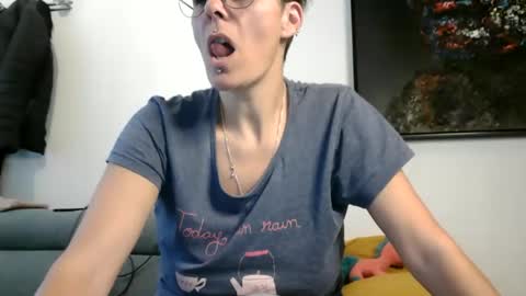 sucrette5629 online show from March 8, 8:40 am