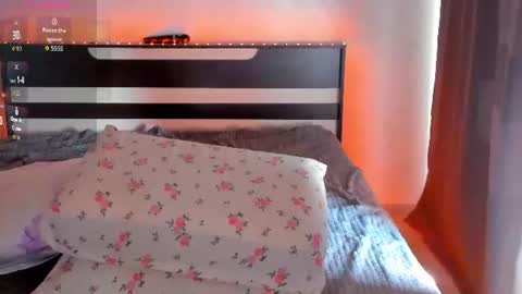 Lola online show from July 31, 9:43 am